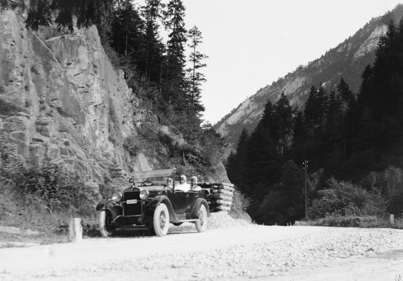1927, Konok Tamás id, woods, american brand, women, landscape, travelling, mountain, man, rock, automobile, Fortepan #43710