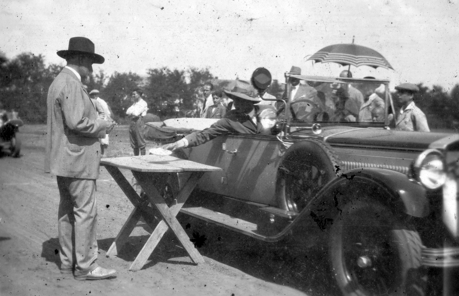 Magyarország, Somogymegyei Automobil Club csillagtúrája, MÁG Magosix típusú személygépkocsi., 1930, Vojnich Pál, magyar gyártmány, napernyő, verseny, automobil, MÁG-márka, MÁG Magosix, Fortepan #43822