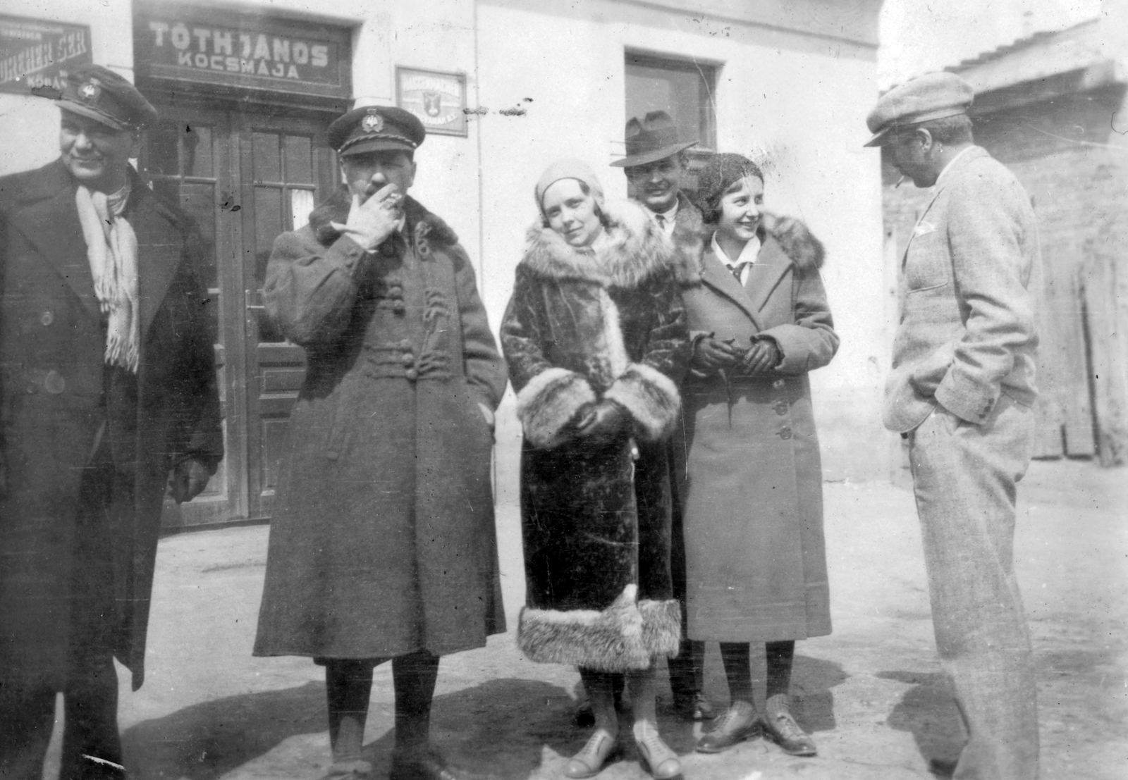 1931, Vojnich Pál, ad, hat, sign-board, tableau, women, men, store display, fur coat, peaked cap, pub, Bocskai coat, Fortepan #43835