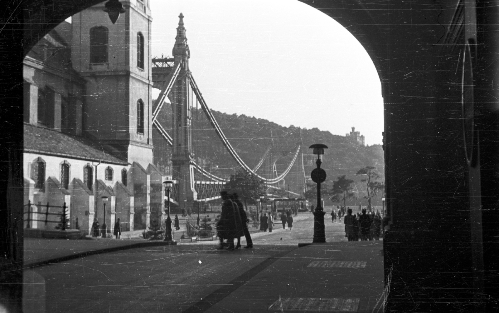 Hungary, Budapest V., Piarista köz az Erzsébet híd felé nézve., 1938, Ludovika, church, bridge, picture, eclectic architecture, Budapest, suspension bridge, Duna-bridge, Antal Kherndl-design, Aurél Czekelius-design, Fortepan #43945