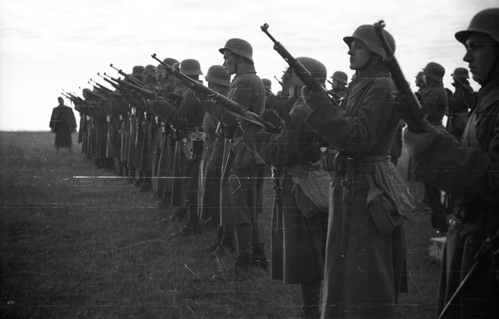 1940, Ludovika, weapon, helmet, soldier, gun, Fortepan #43987