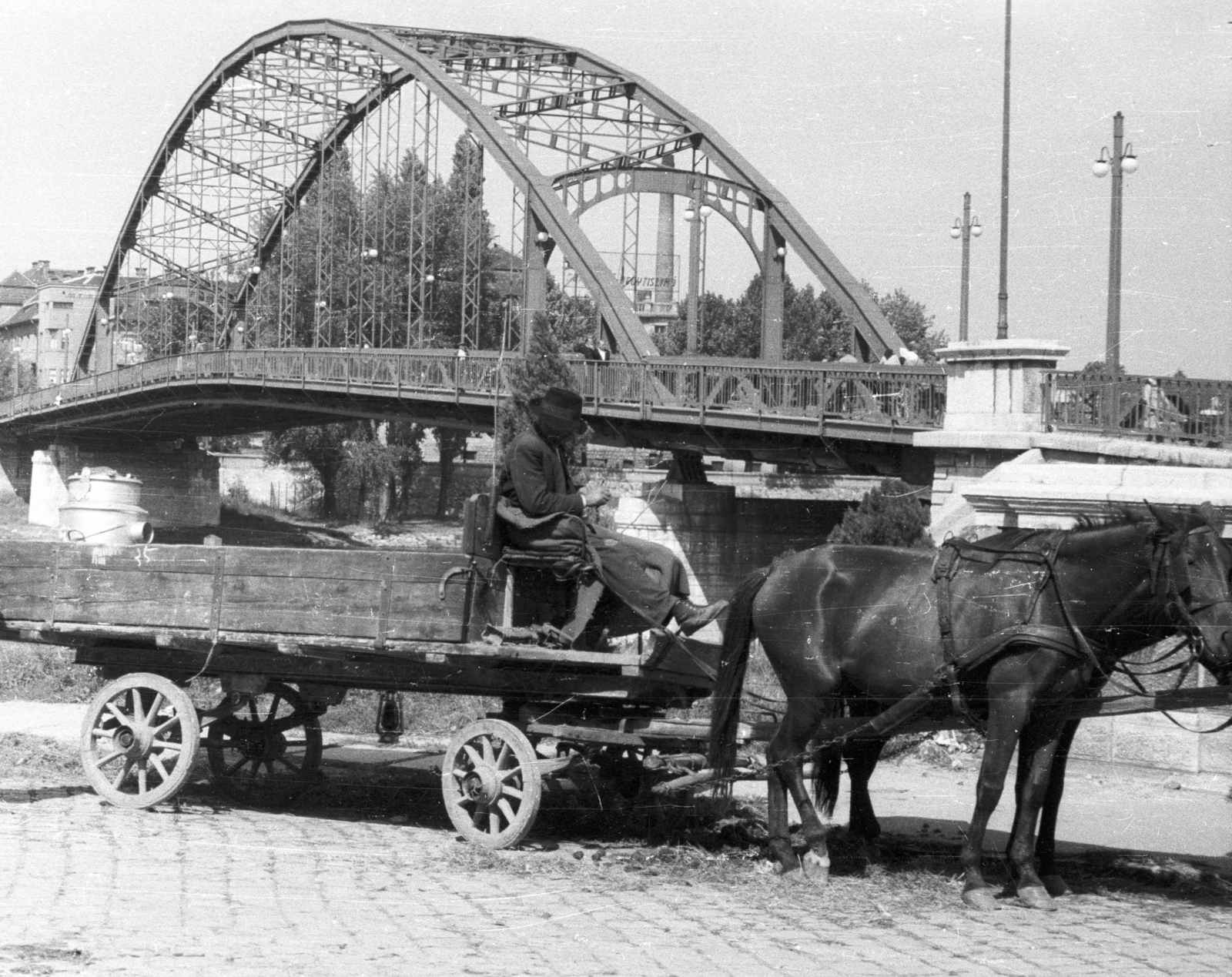 Magyarország, Győr, Mosoni-Duna-part, Kossuth híd., 1955, Fortepan, kalap, híd, lovaskocsi, kocsis, Beke József-terv, Fortepan #44131