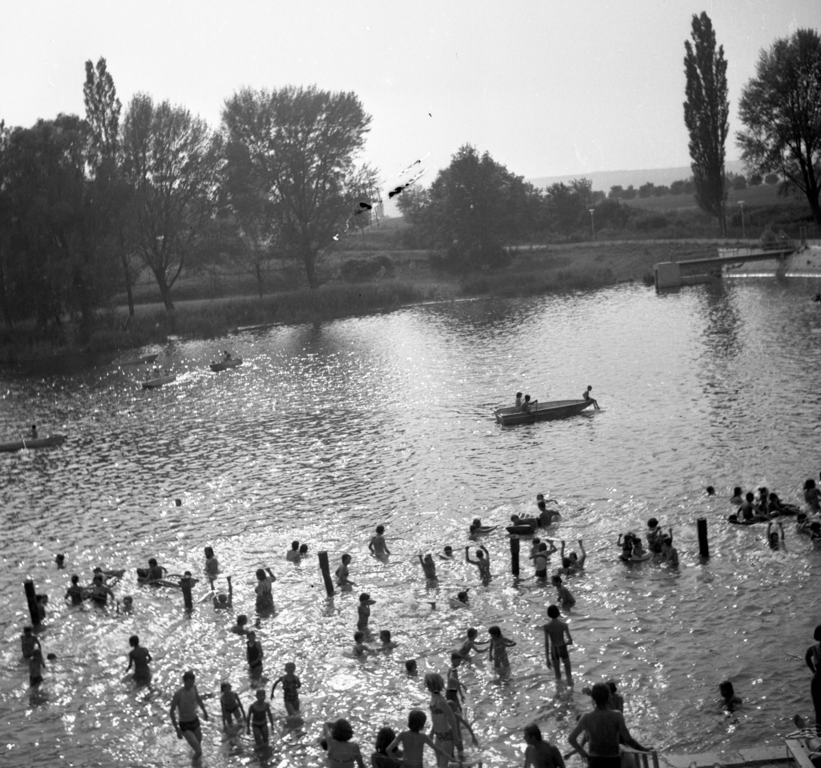 Hungary, Sopron, Tómalom., 1980, Baráth Endre, bathing, Fortepan #44156