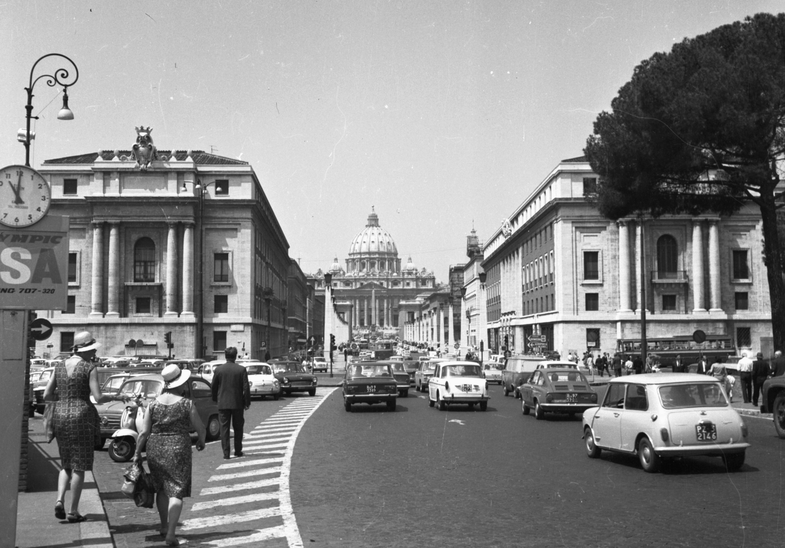 Italy, Rome, a Via della Conciliazione és a Szent Péter bazilika a Tevere partjáról nézve., 1968, Fortepan, basilica, Fortepan #44173