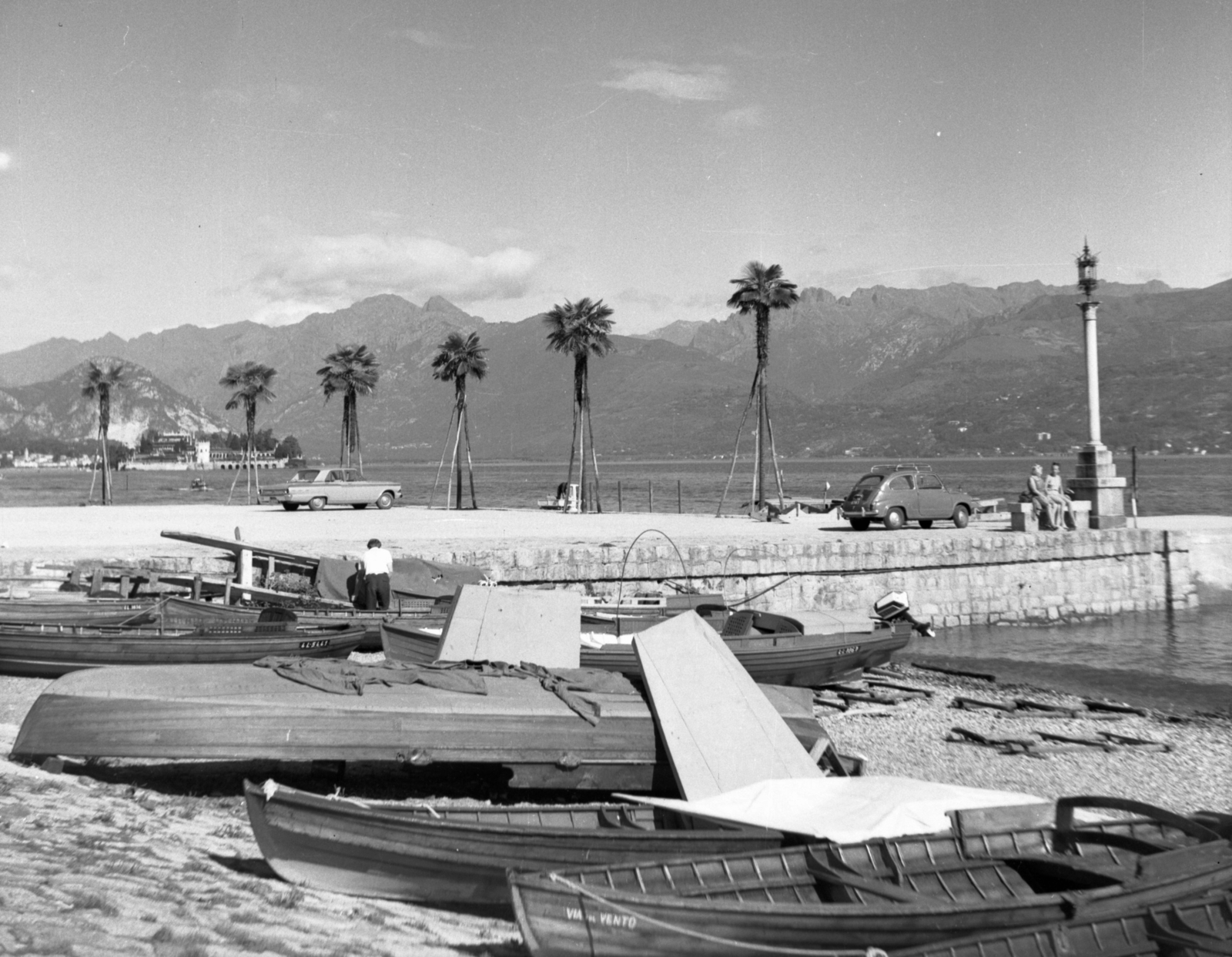 Olaszország, Stresa, Lago Maggiore, szemben a Szép Sziget (Isola Bella)., 1960, Fortepan, csónak, látkép, Fortepan #44182