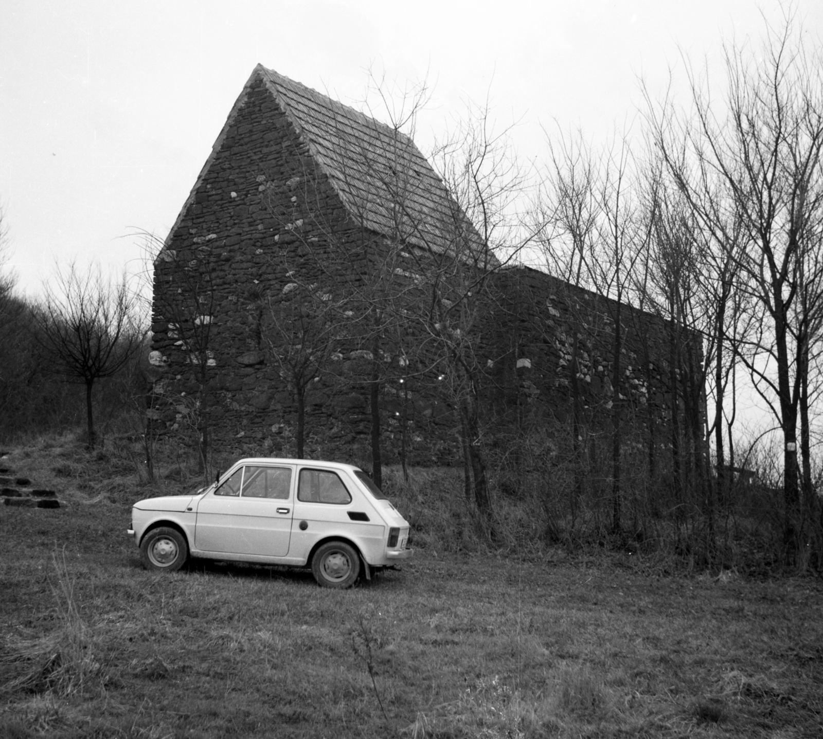 Hungary,Lake Balaton, Tihany, Apáti templomrom., 1980, Fortepan, church, Polski Fiat-brand, Polish brand, automobile, Fortepan #44193