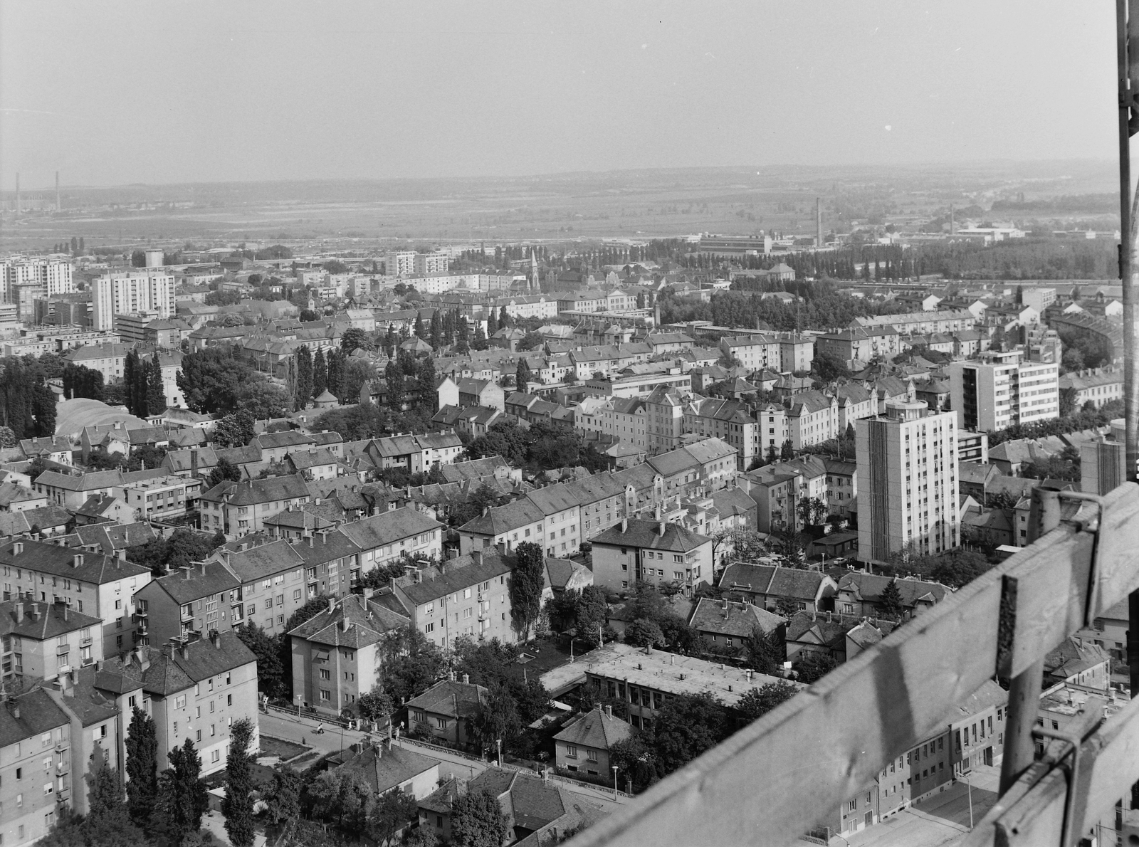 Hungary, Pécs, látkép a Magasház tetejéről a Siklósi külváros felé nézve., 1975, Kádas Tibor, concrete block of flats, picture, Fortepan #4422