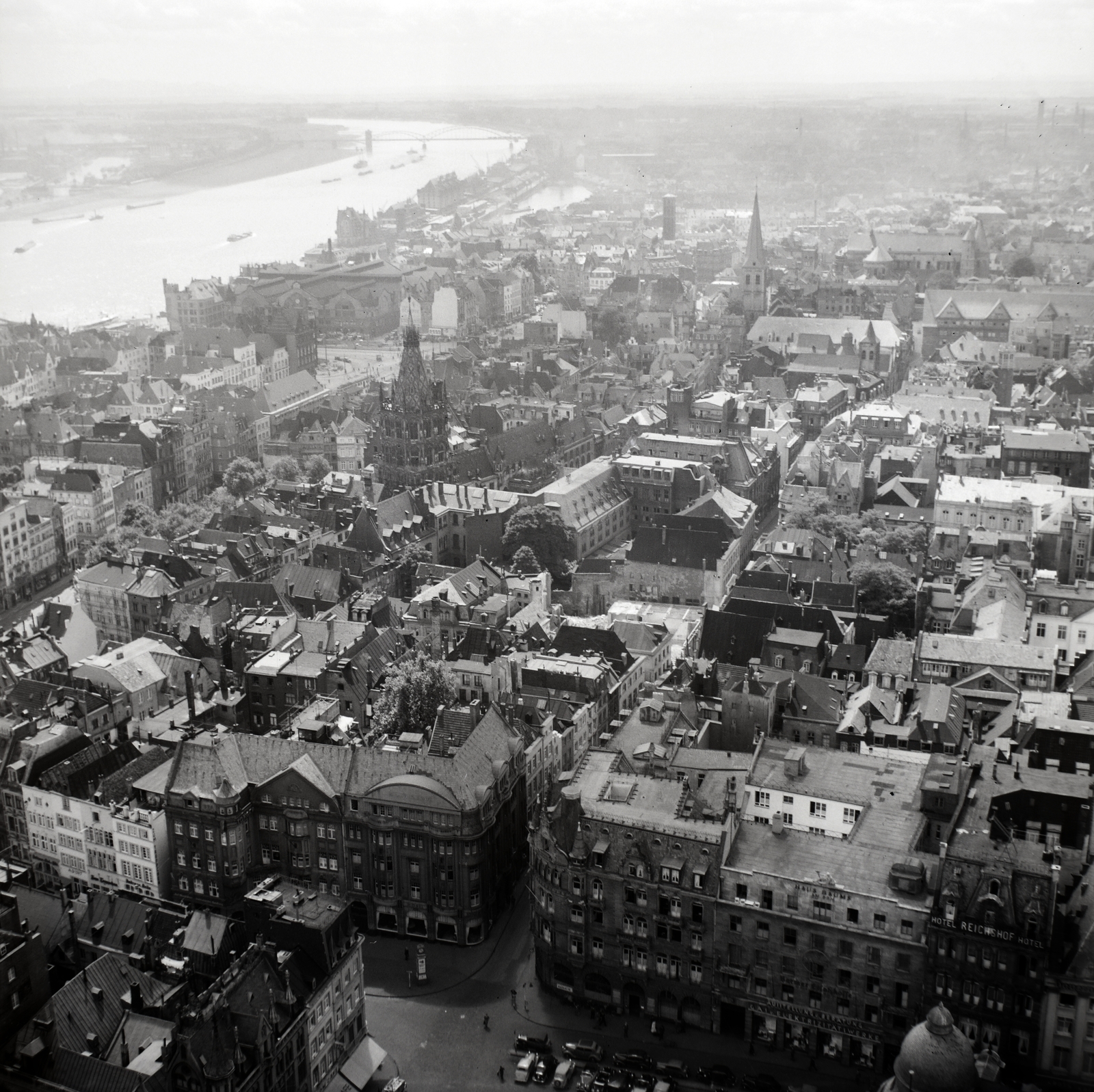 Németország, Köln, a kilátás a Dómból dél felé, az Unter Goldschmied irányában., 1936, Lőrincze Judit, háztető, kilátás, Fortepan #44268