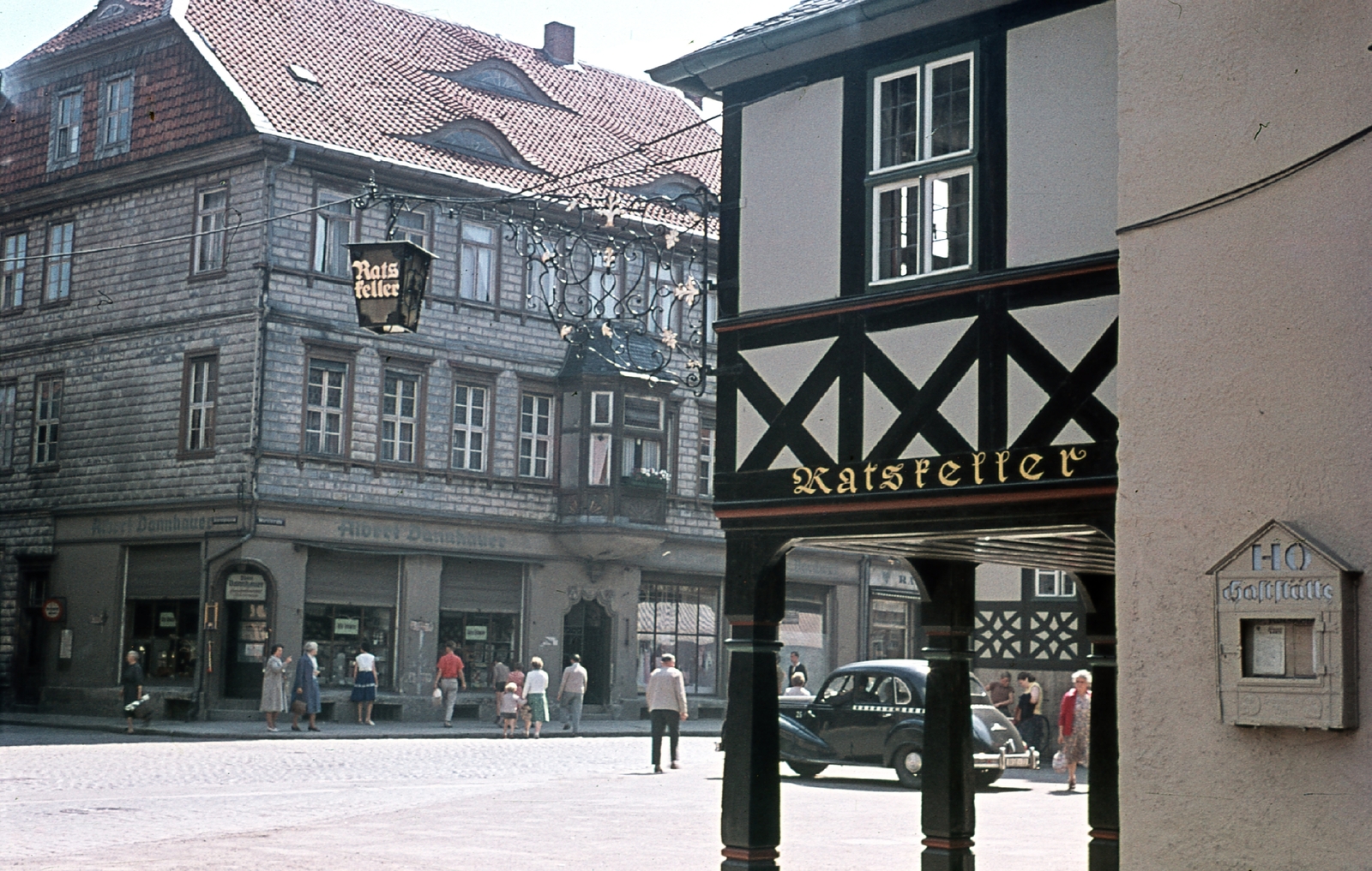 Germany, Wernigerode, Marktplatz., 1962, Fortepan, colorful, sign-board, street view, genre painting, taxicab, GDR, automobile, Fortepan #44287
