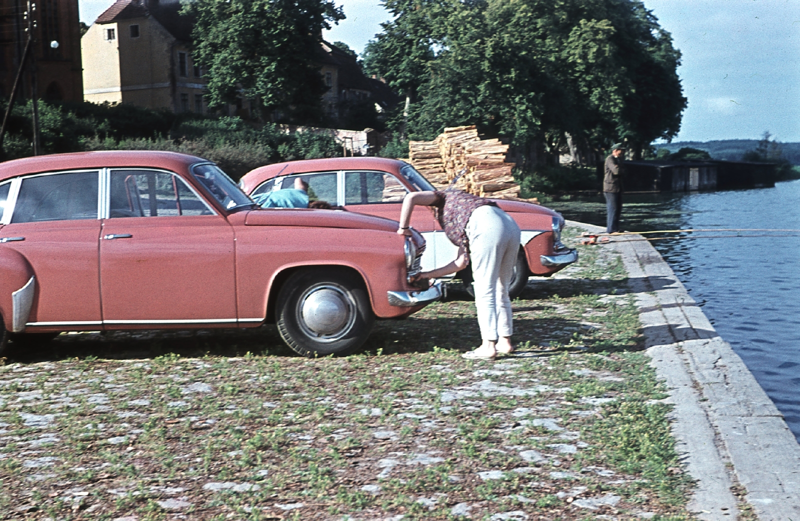 1962, Fortepan, colorful, genre painting, Wartburg-brand, fishing, washing, shore, automobile, Fortepan #44297