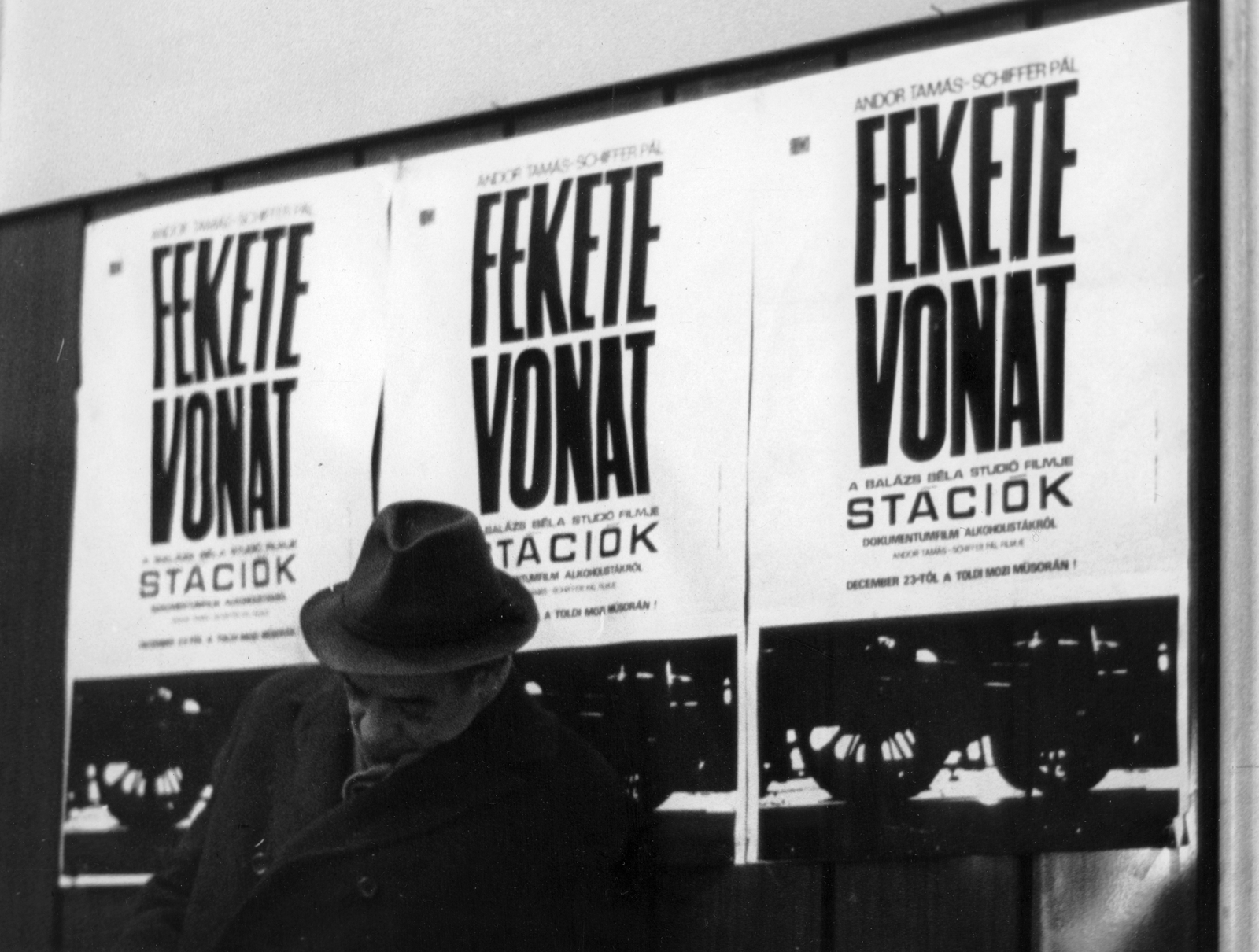 Hungary, a kép a Fekete vonat című film bemutatójakor készült., 1970, Schiffer Pál, filming, movie poster, Fortepan #44365