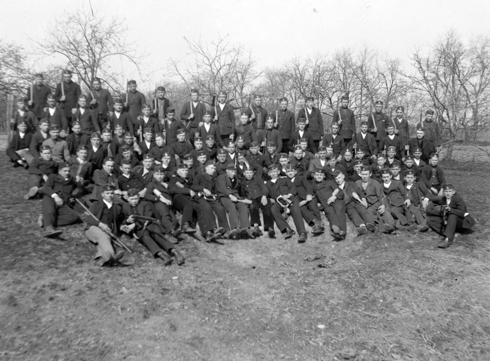 Hungary, Solymár, leventék., 1935, Korenchy László, tableau, weapon, horn, youth military organisation, Fortepan #44410