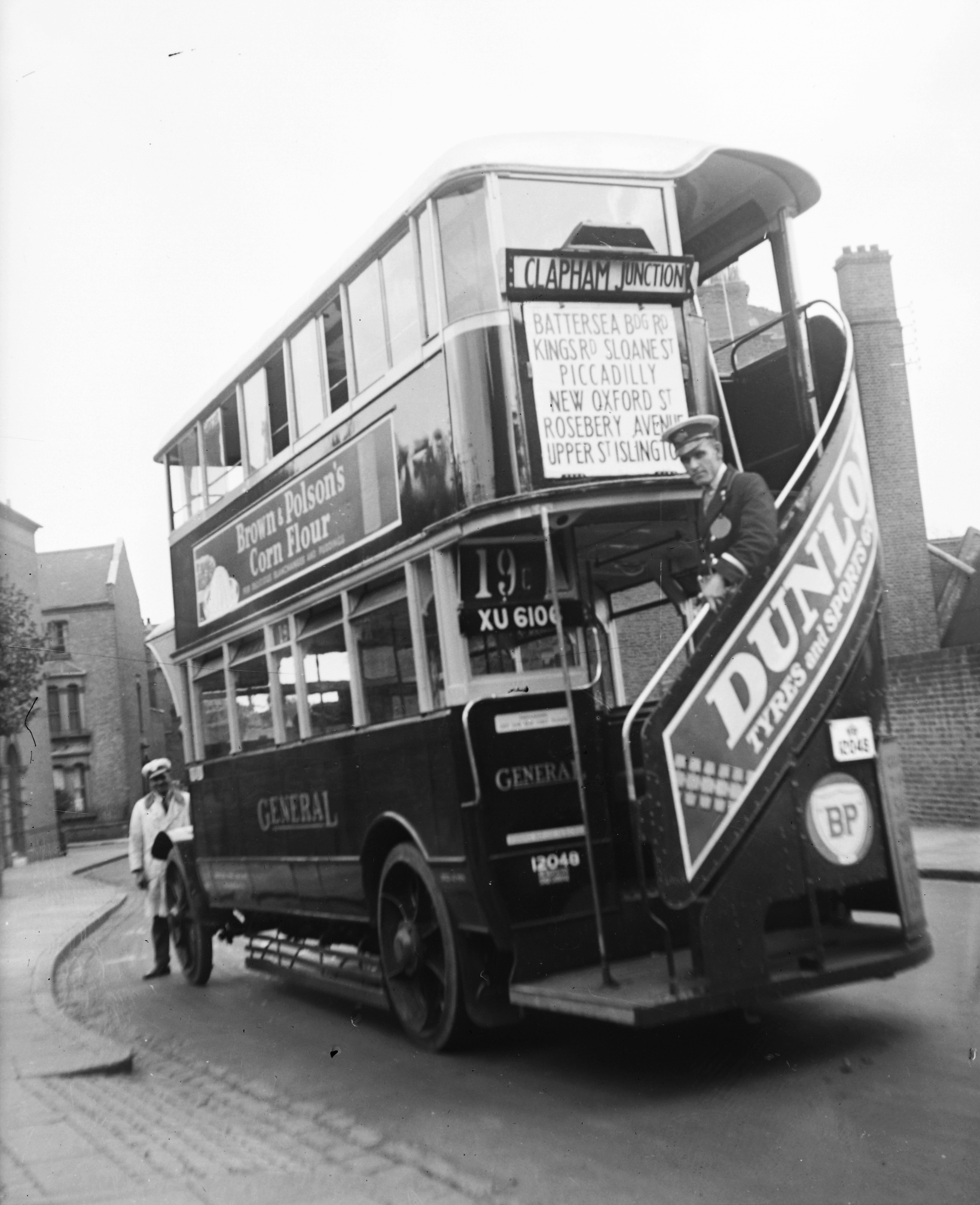 Egyesült Királyság, London, emeletes busz., 1930, Korenchy László, reklám, emeletes autóbusz, kalauz, Dunlop, British Petrol, Fortepan #44421