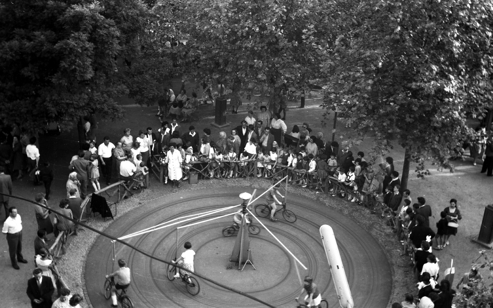 Hungary, Budapest XIV., 1958, Korenchy László, bicycle, Budapest, Fortepan #44496