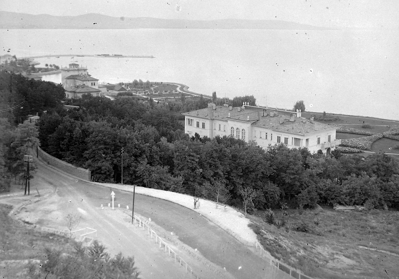 Magyarország,Balaton, Tihany, József főherceg nyaralója, ma Kastélyszálló., 1936, Fortepan, látkép, Balaton, út, Fortepan #4450