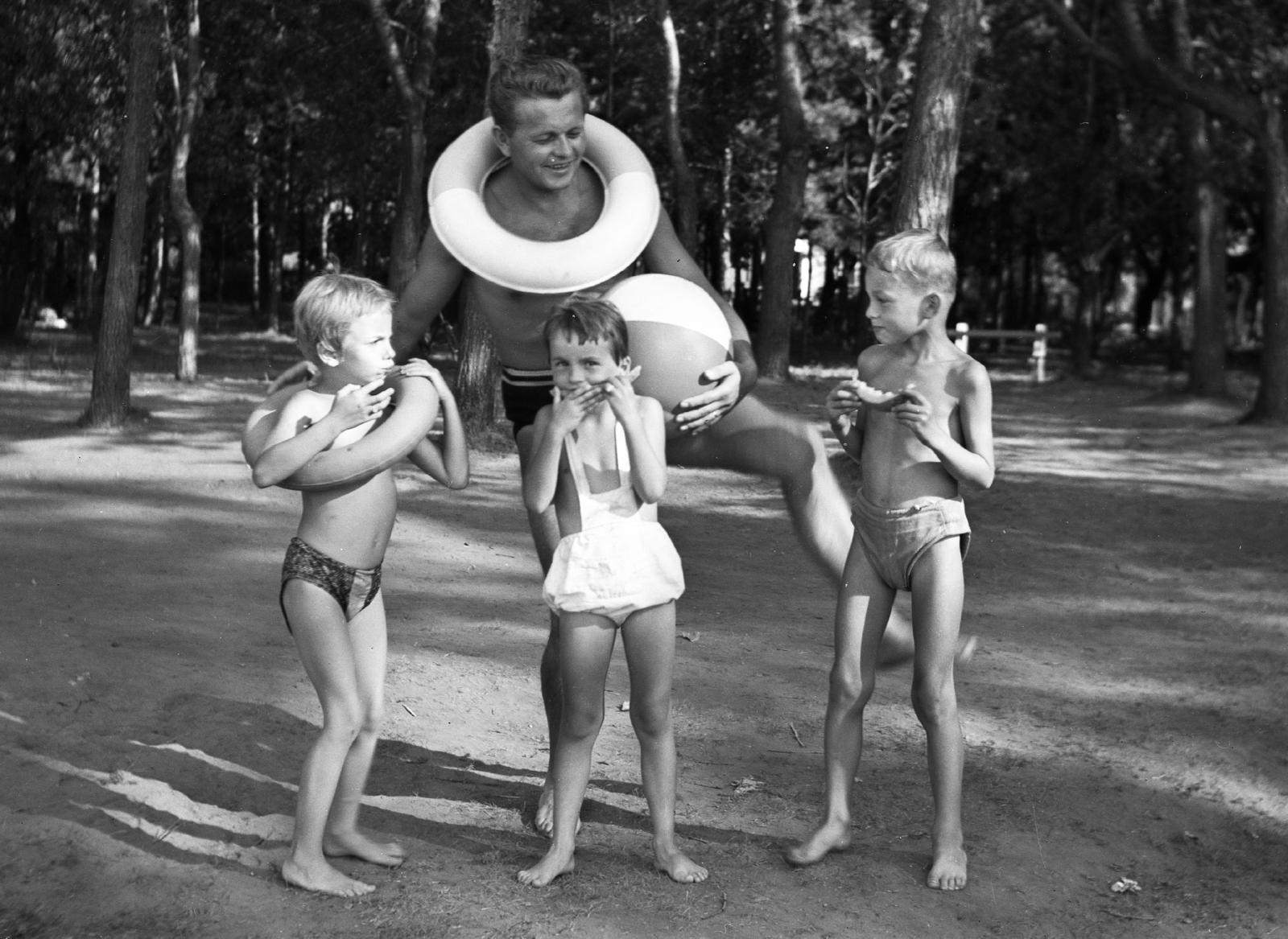 1962, Korenchy László, swim belt, beach ball, lifebelt, Fortepan #44508