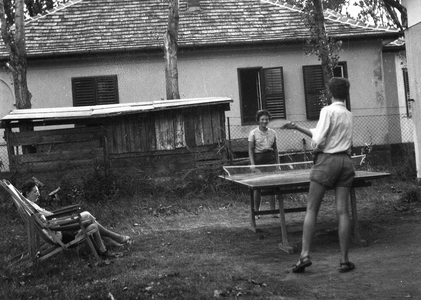 Hungary,Lake Balaton, Siófok, Szabadifürdő (ekkor Balatonszabadi-fürdőtelep)., 1962, Korenchy László, table tennis table, Fortepan #44557