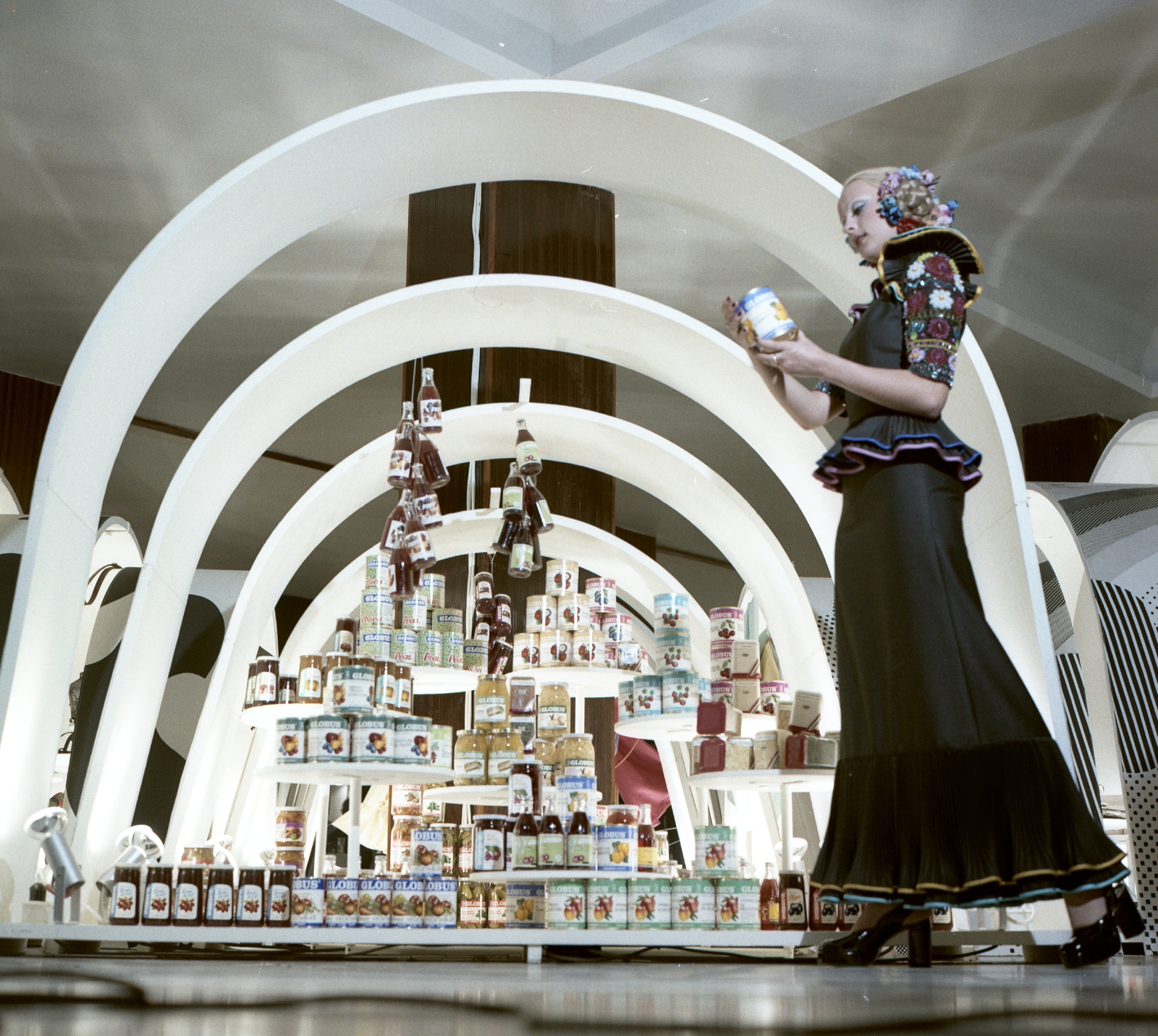 Spain,Canary Islands, Farkas Juli manöken., 1973, Schiffer Pál, fashion, colorful, exhibition, syrup, jam, Globus-brand, advertising photography, fashion photography, Fortepan #44684