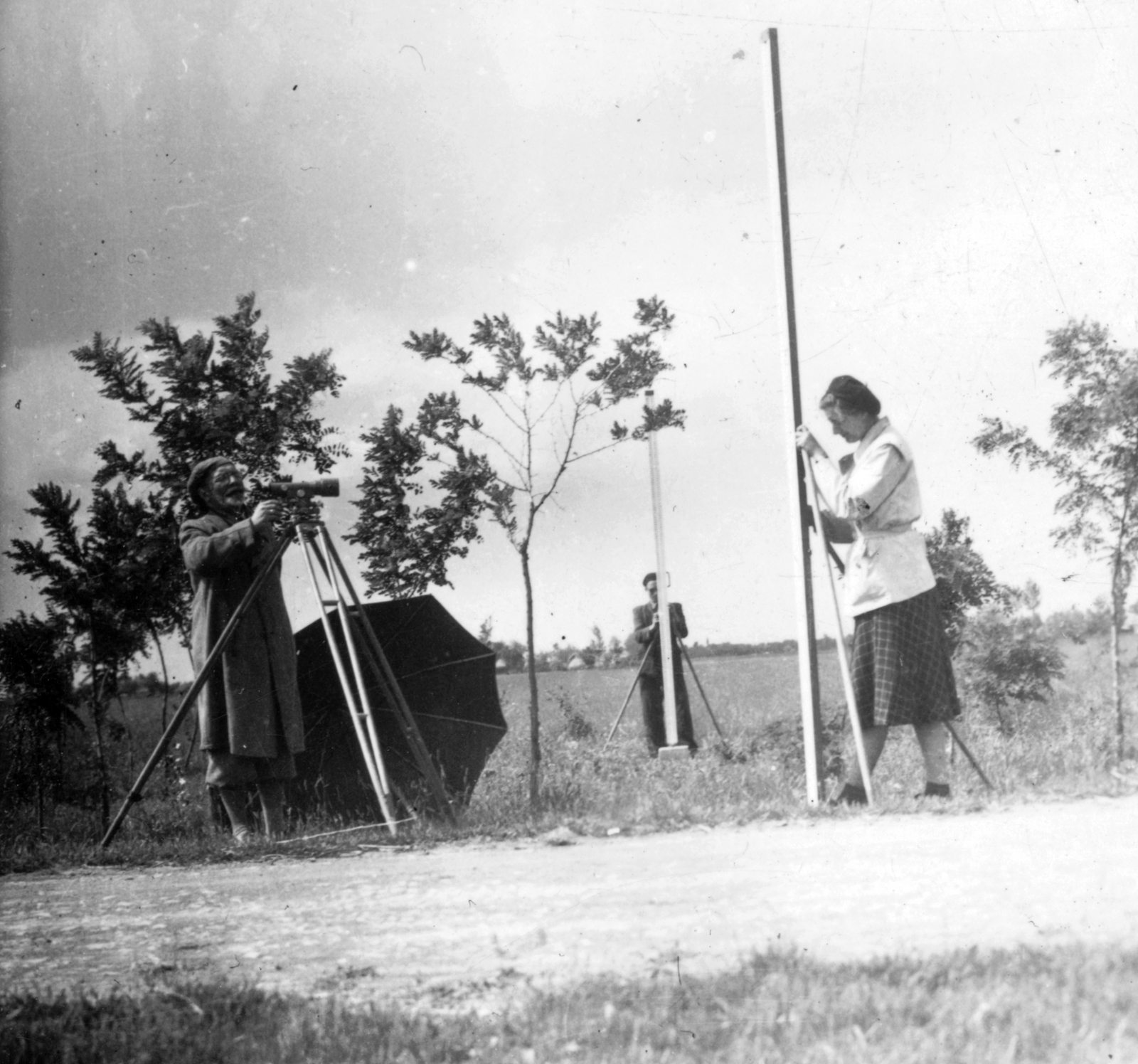 1947, Szepessy Tibor, napernyő, mérnök, útépítés, földmérő, szintező, figuráns, Fortepan #44797