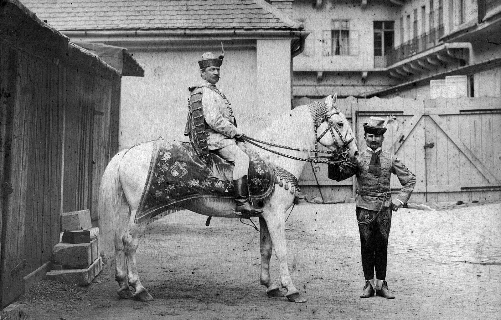 1900, Kövendy Katalin, horse, yard, men, saddle, Fortepan #44851