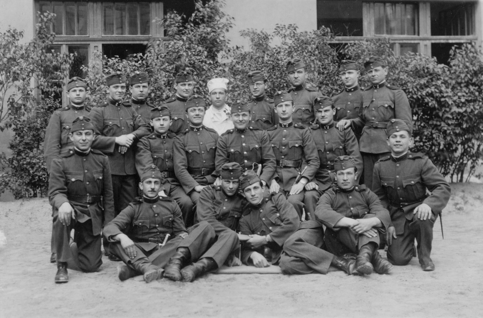 1937, Nyári György, tableau, soldier, chef, kneeling, officer, Fortepan #44899