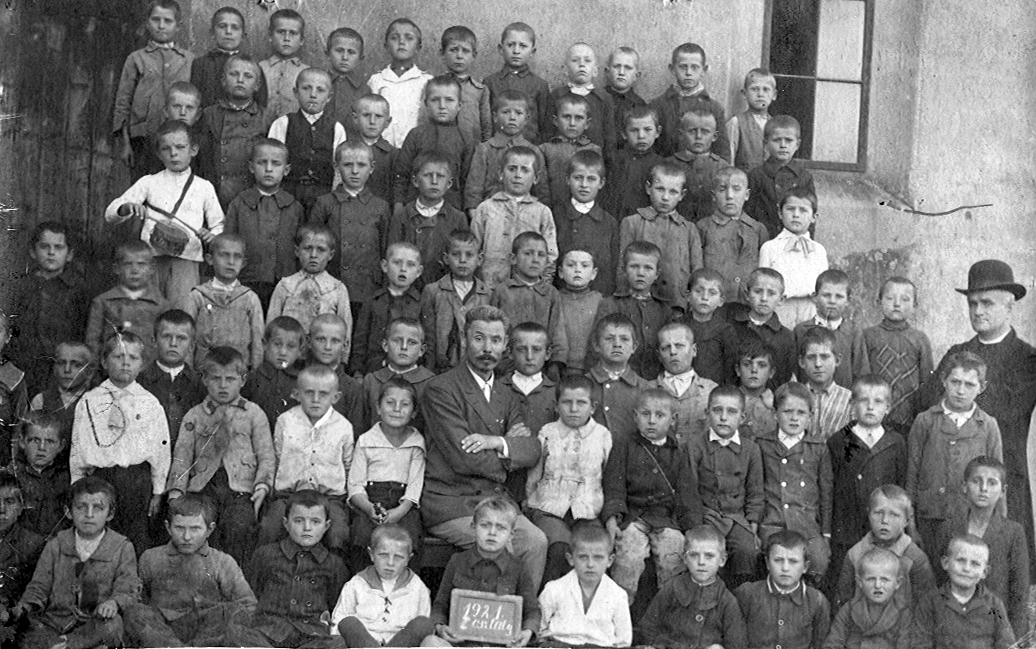 Hungary, Újszász, 1921, Nyári György, school, yard, class photo, tableau, boys, Fortepan #44901