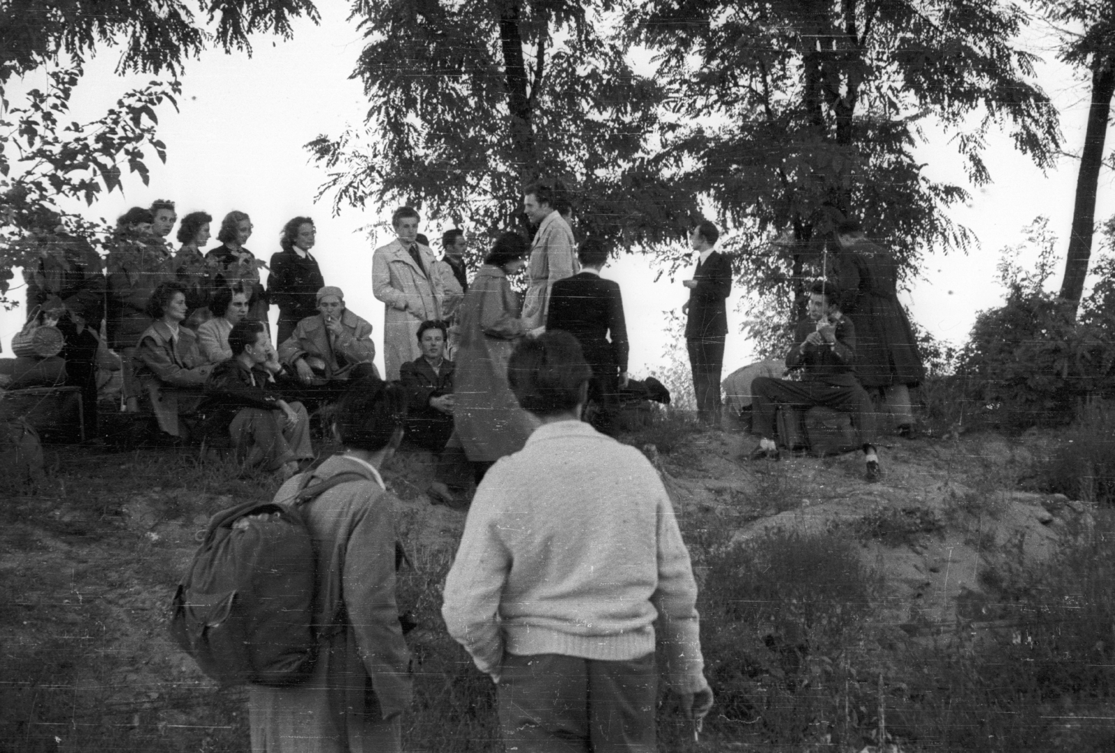 Hungary, a Kertészeti és Szőlészeti Főiskola hallgatói., 1958, Mészáros Zoltán, genre painting, backpack, companionship, Fortepan #44962