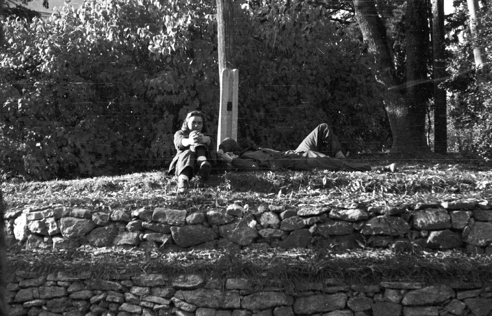Hungary, Tolcsva, Kertészeti Főiskola hallgatói., 1958, Mészáros Zoltán, relaxation, freestone, Fortepan #44974