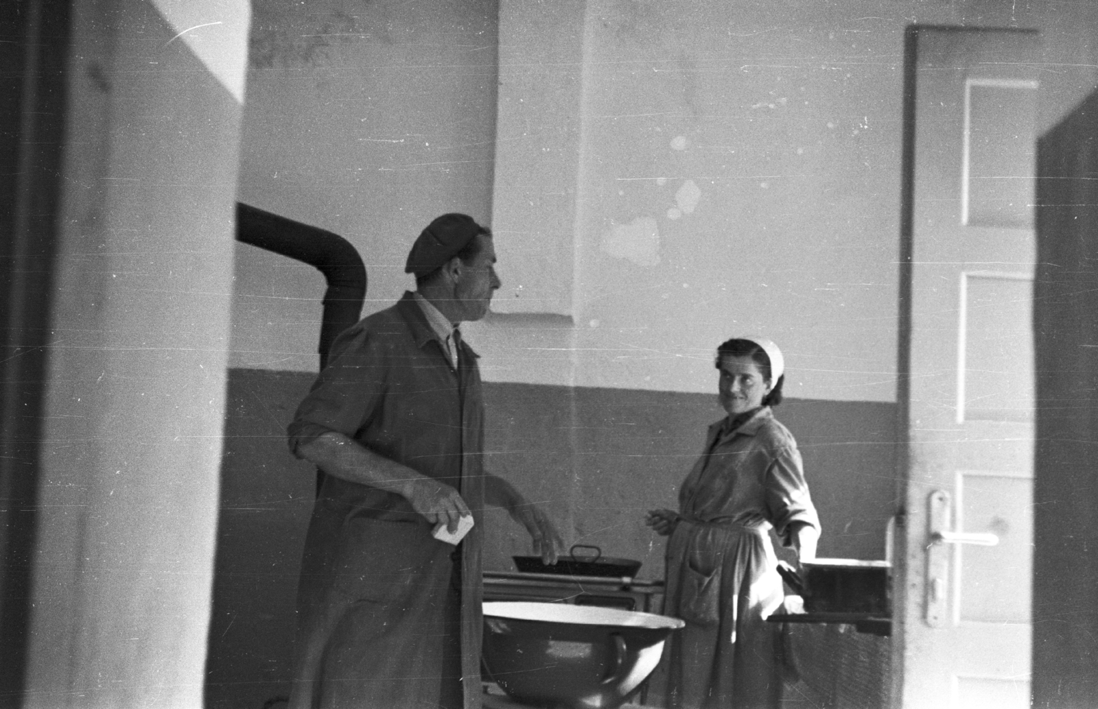 Hungary,Lake Balaton, Badacsonytomaj, Állami Gazdaság, konyha., 1959, Mészáros Zoltán, fireplace, kitchen, pot, Fortepan #45094