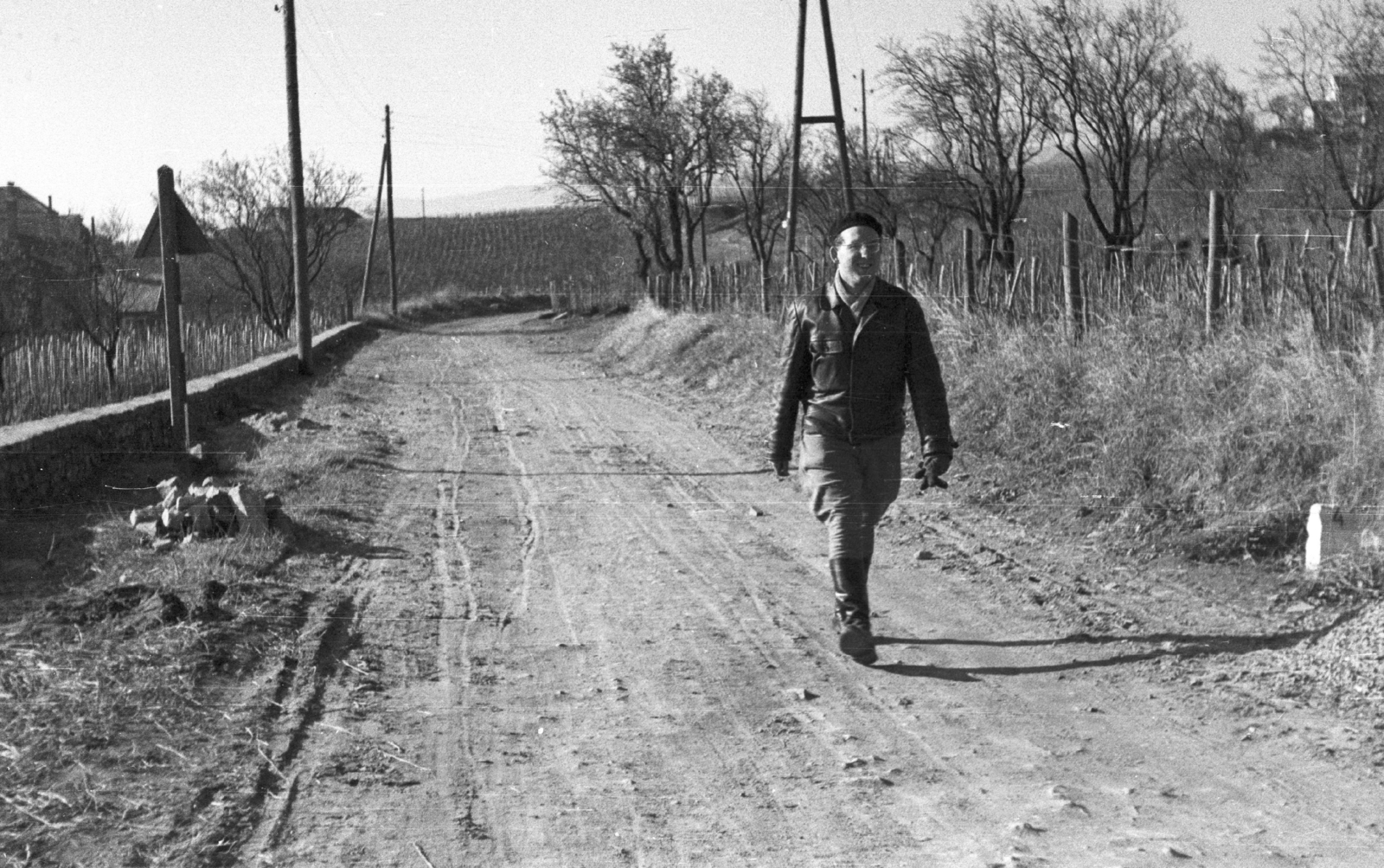 Magyarország,Balaton, Badacsony, Badacsonytomaj, Római út a Vincellér utca torkolatánál., 1959, Mészáros Zoltán, földút, Fortepan #45134