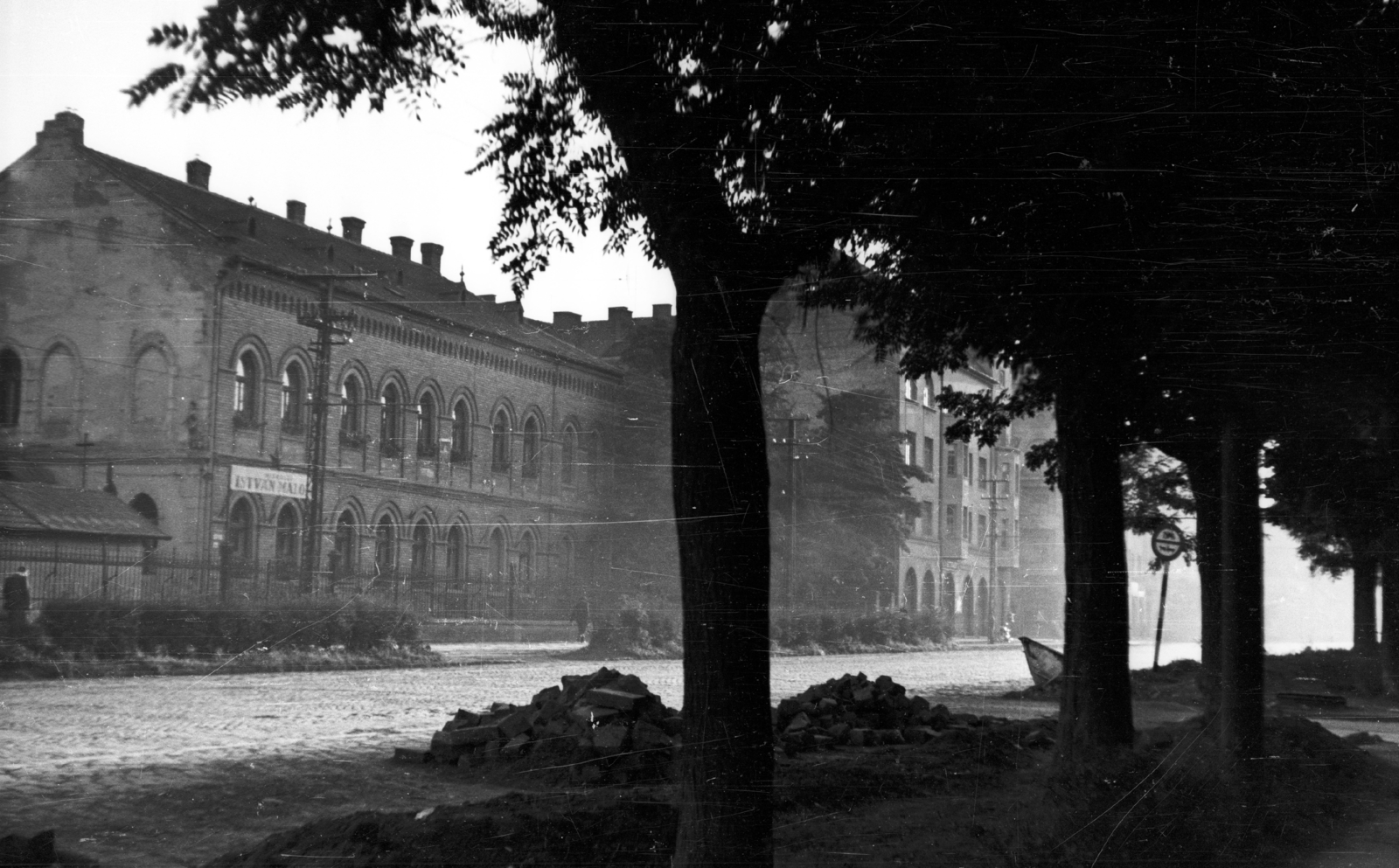 Hungary, Miskolc, Zsolcai kapu 34., az István malom irodaépülete., 1960, Mészáros Zoltán, sign-board, street view, cobblestones, Fortepan #45193