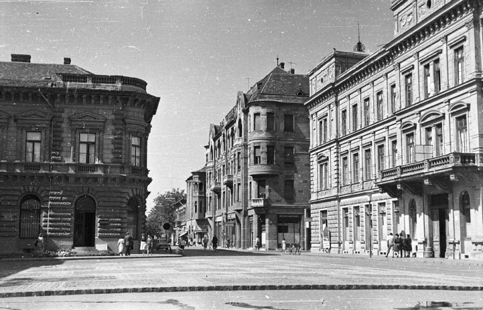 Hungary, Szeged, Klauzál tér, szemben a Kígyó utca., 1961, Mészáros Zoltán, street view, genre painting, Fortepan #45206