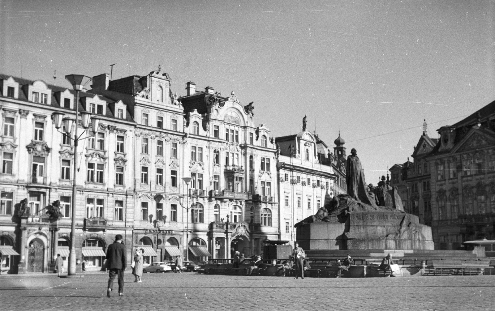 Czech Republik, Prague, Óváros tér (Staromestske namesti), Husz János emlékmű., 1961, Mészáros Zoltán, Czechoslovakia, monument, street view, lamp post, palace, cobblestones, sculptural group, awning, Jan Hus-portrayal, rococo architecture, Ladislav Šaloun-design, Kilian Ignaz Dientzenhofer-design, Fortepan #45258
