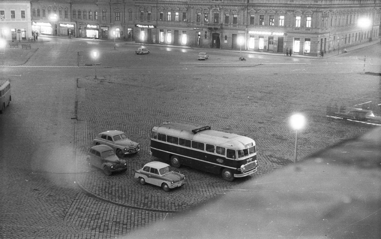 Hungary, Baja, Szentháromság (Béke) tér., 1962, Mészáros Zoltán, bus, Czechoslovak brand, Gerrman brand, Trabant-brand, Hungarian brand, Skoda-brand, Ikarus-brand, Polish brand, automobile, FSO-brand, Fortepan #45276