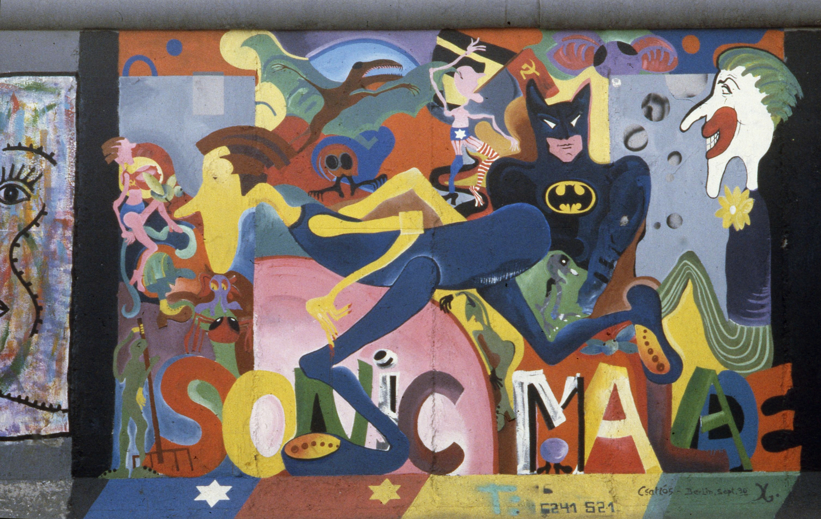 Németország, Berlin, Mühlenstrasse, a berlini fal (East Side Gallery), Greta Ida Csatlós alkotása: Sonic Malade., 1990, Urbán Tamás, színes, NDK, Berlini fal, Kelet-Berlin, képregény, Fortepan #45321