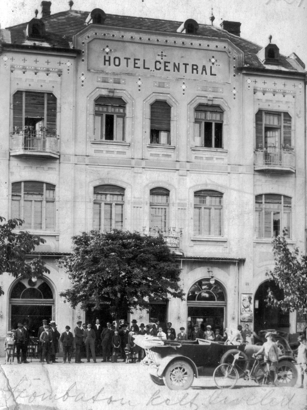 Romania,Transylvania, Salonta, Hotel Central., 1932, Morvay Kinga, hotel, automobile, Fortepan #45343