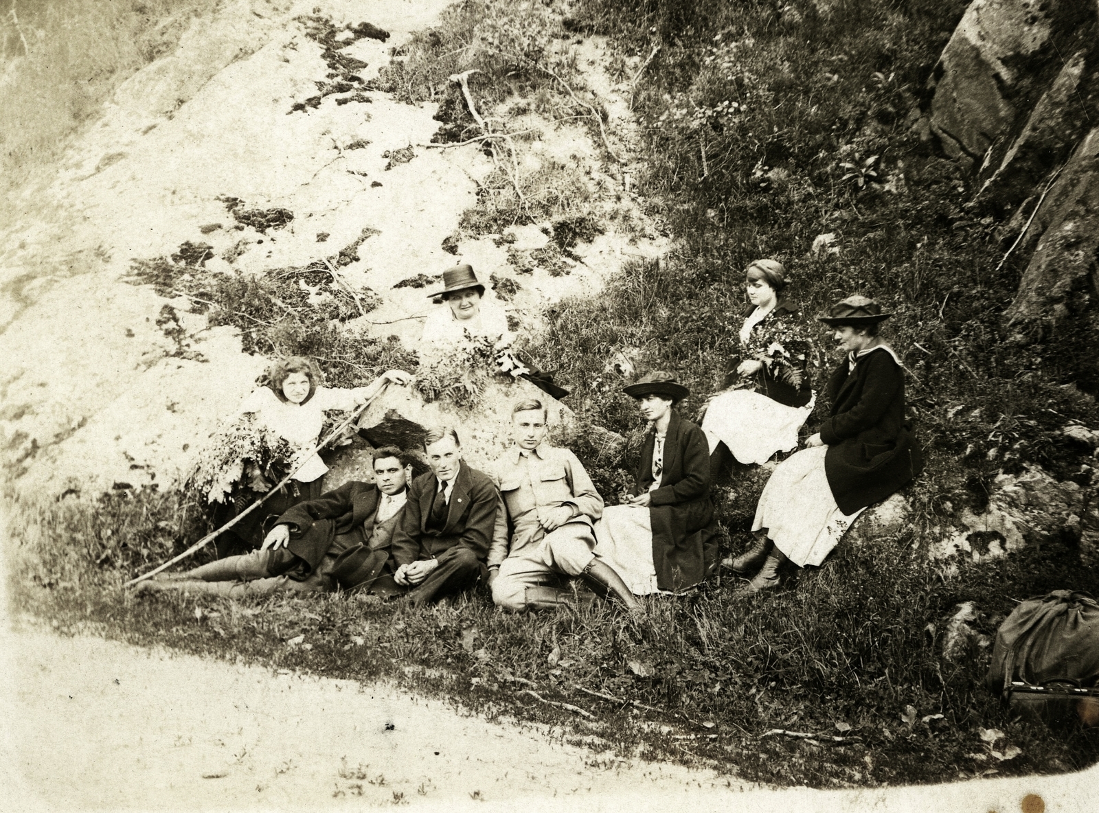 1921, Morvay Kinga, free time, excursion, women, men, backpack, hillside, rock, bag, Fortepan #45379
