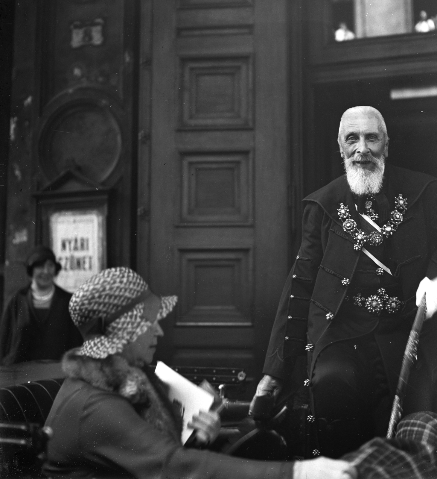 Magyarország, Budapest VI., a Magyar Állami Operaház Hajós utcai oldalbejárata, gróf Apponyi Albert., 1930, Kiss Gábor Zoltán, híres ember, miniszter, Budapest, Fortepan #45419