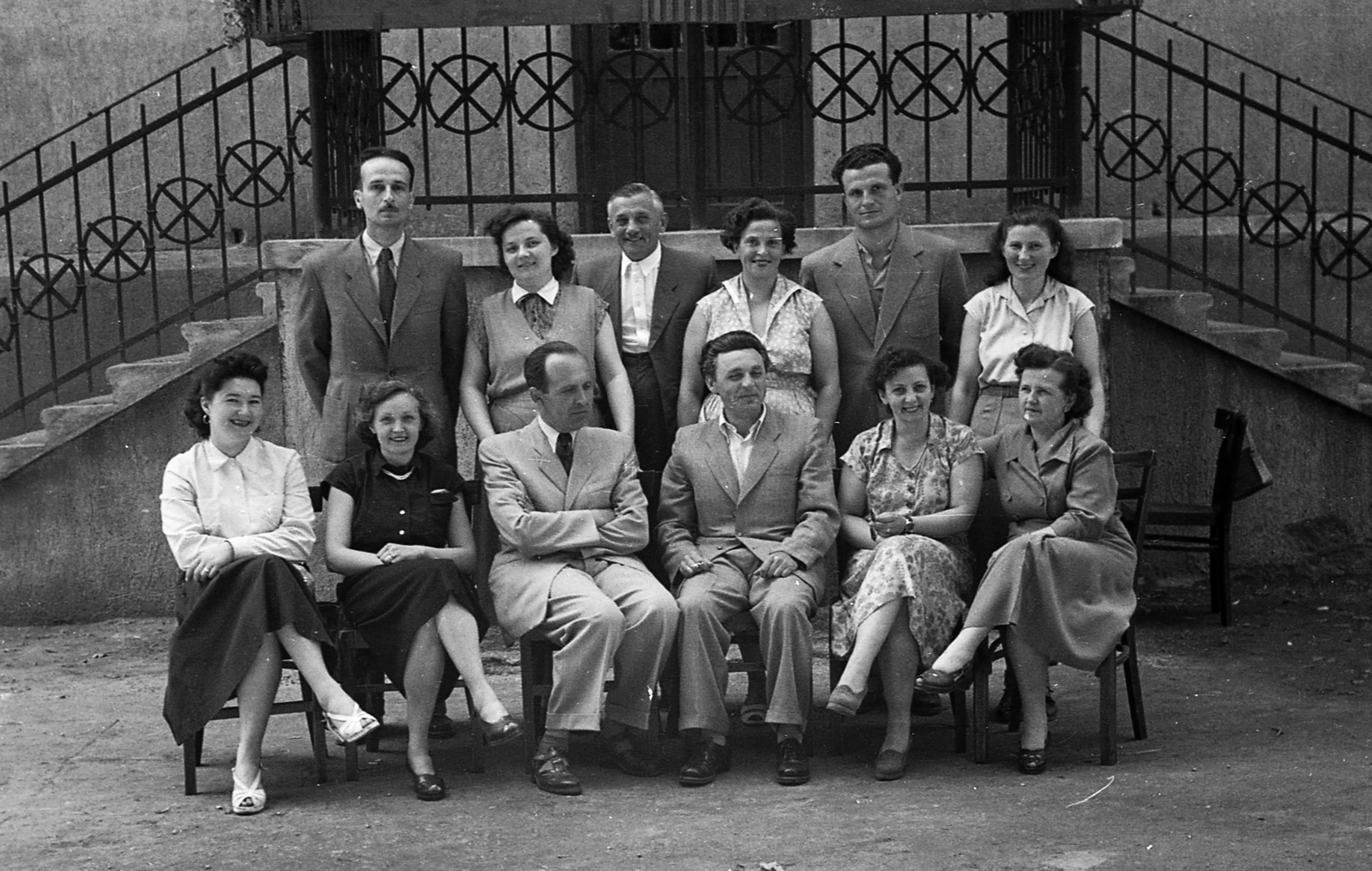 Hungary, Kőszeg, a MÁV Nevelőintézet tantestülete 1958-1959-es tanévben., 1958, Baráth Endre, portrait, arms crossed over the chest, leg over leg, Fortepan #45480