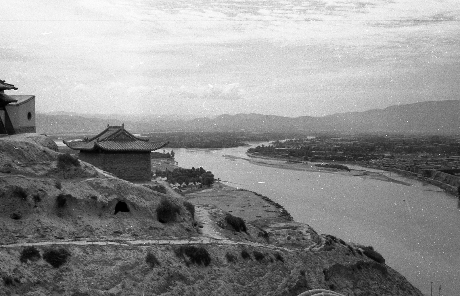 China, Lanzhou, Gansu tartomány, kilátás a Fehér Pagoda hegyéről a városra., 1959, Kina, picture, Fortepan #45639