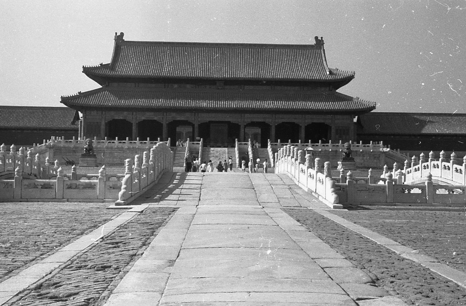 China, Beijing, Tiltott Város első udvara, szemben a Legfelsőbb Harmónia Kapuja., 1959, Kina, palace, Fortepan #45709