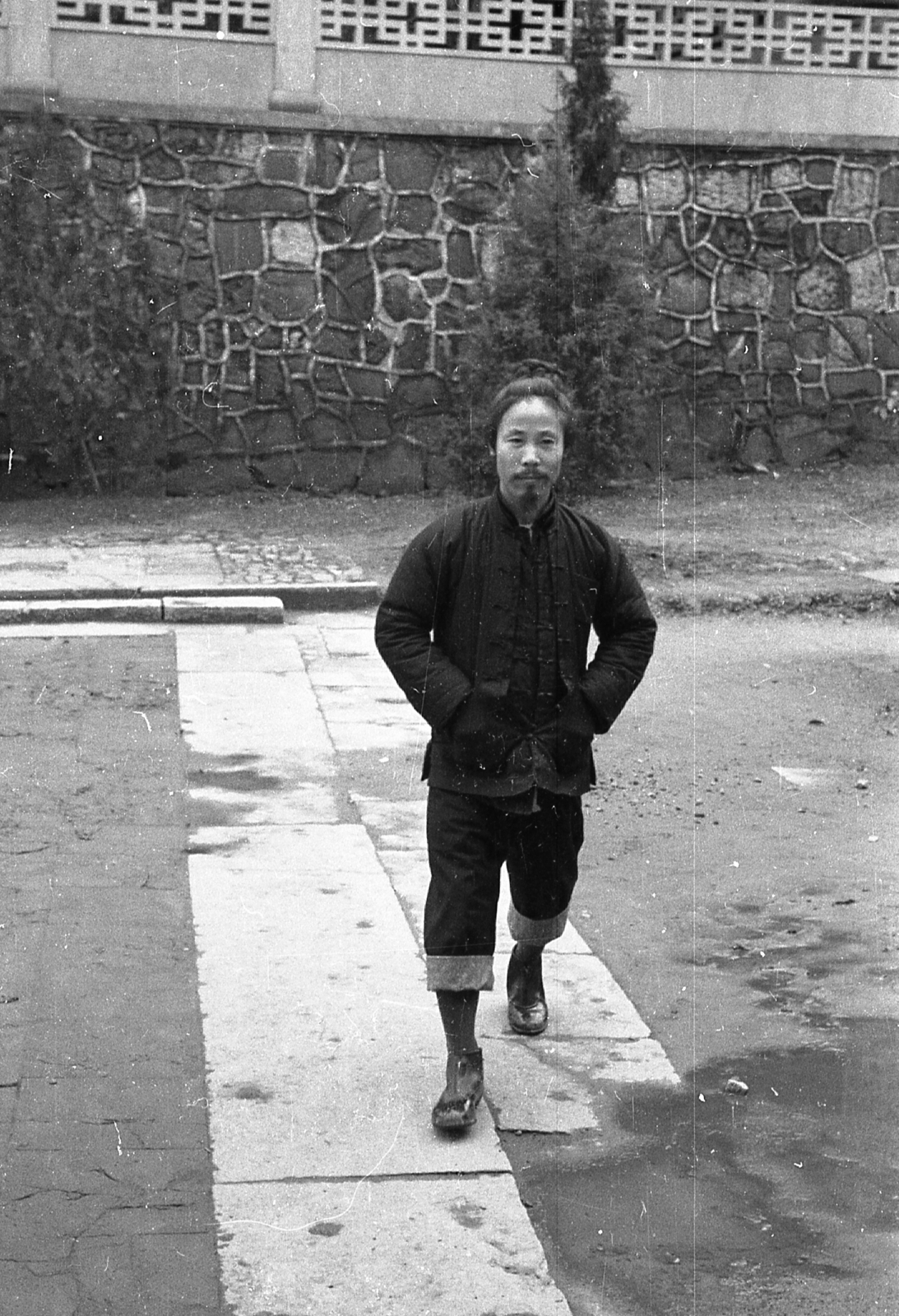 China, 1959, Kina, portrait, man, beard, hands in pockets, Fortepan #45715