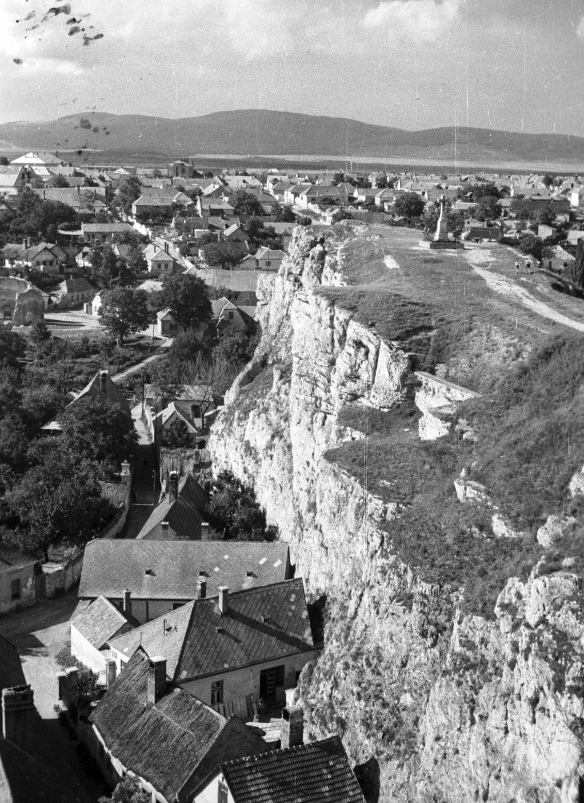 Hungary, Veszprém, kilátás a Várból, előtérben jobbra a Benedek-hegy., 1958, Krasznai Gyula, picture, Fortepan #45788