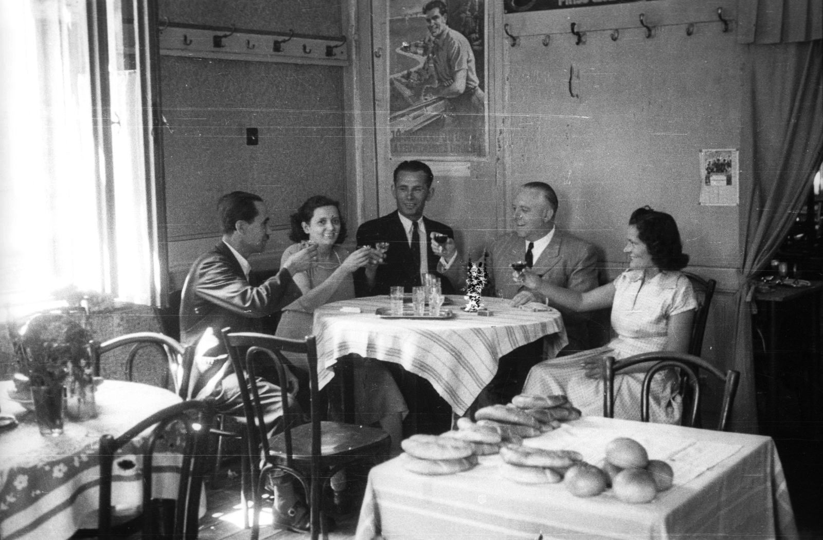 Hungary, 1953, Krasznai Gyula, hospitality, poster, restaurant, furniture, drinking, interior, glass, wall picture, coat-stand, clink, Fortepan #45814