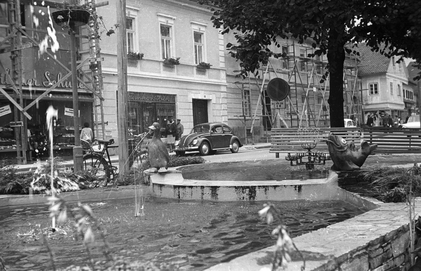 Austria, Kindberg, Hauptstrasse., 1972, Krasznai Gyula, fountain, Fortepan #45856
