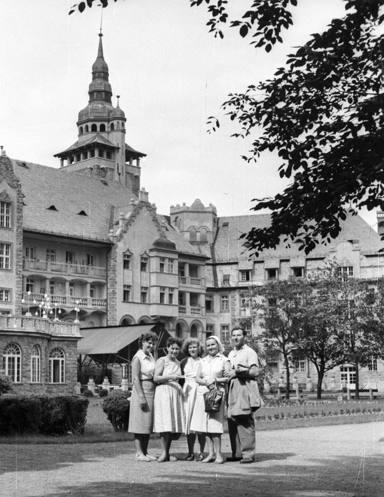 Hungary, Lillafüred, Miskolc, Palotaszálló a park felől., 1957, Krasznai Gyula, tableau, hotel, Renaissance Revival, Kálmán Lux-design, Fortepan #45871