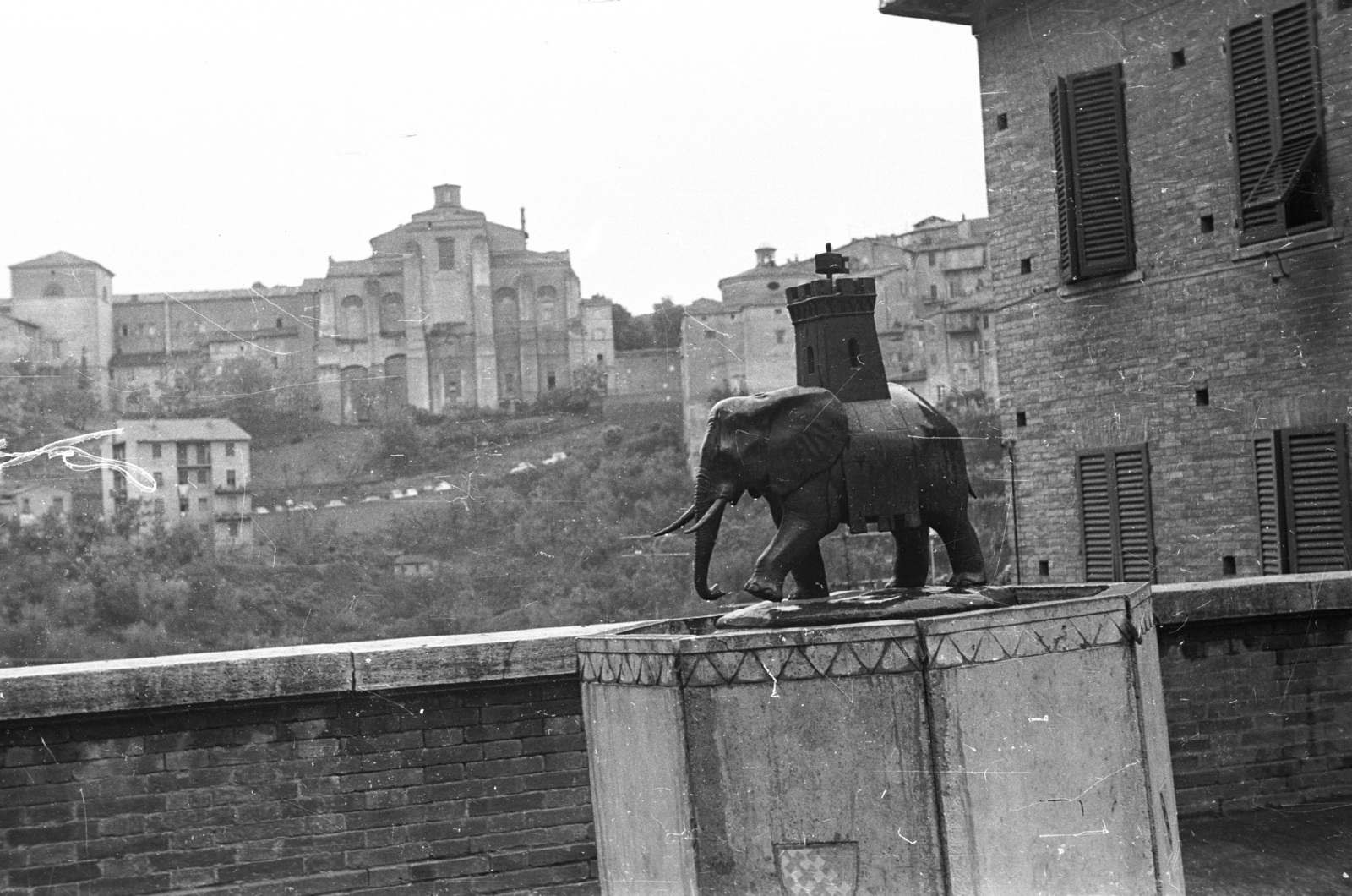 Italy, Siena, Piazzetta Armenio Franchi, szemben a Sant'Agostino-templom., 1971, Krasznai Gyula, Fortepan #45914