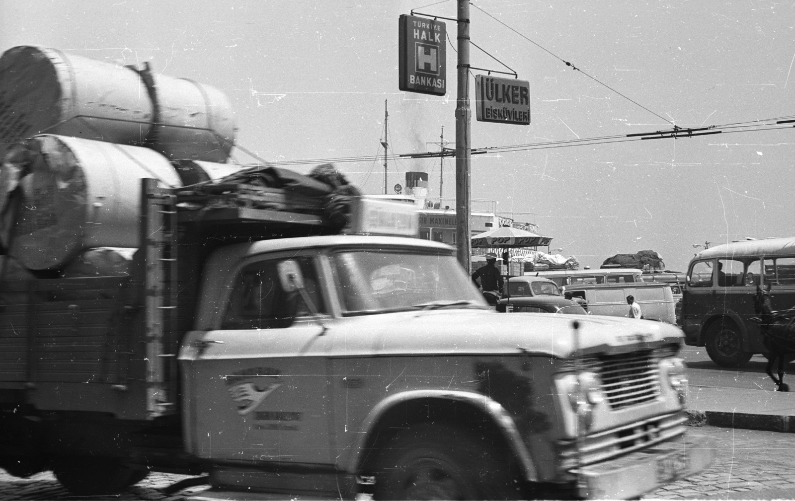 Turkey, Istanbul, a Galata híd környéke., 1965, Krasznai Gyula, commercial vehicle, Fortepan #45947