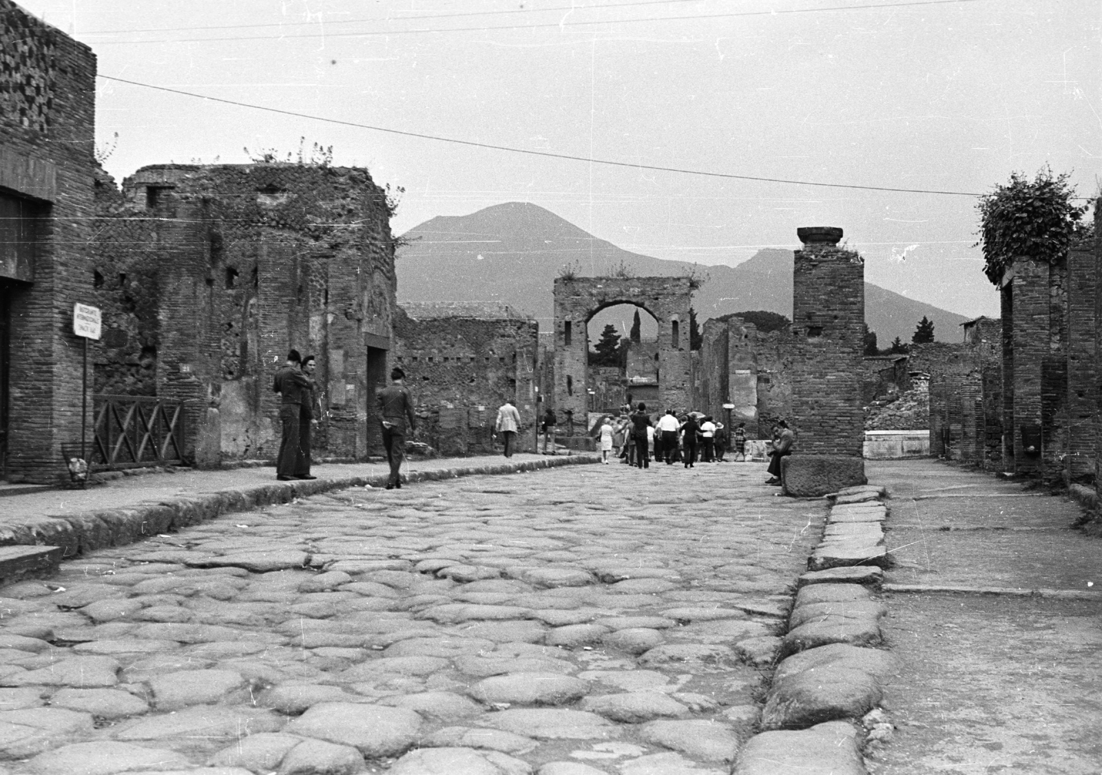 Italy, Pompei, Via del Foro, szemben a Caligula kapu., 1971, Krasznai Gyula, damaged building, ancient culture, Fortepan #45959