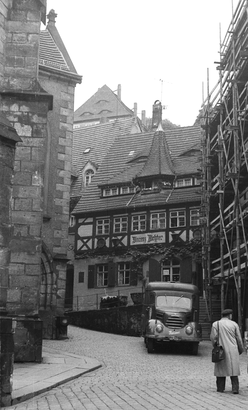 Germany, Meissen, An der Frauenkirche, szemben a Vincenz Richter étterem ., 1966, Krasznai Gyula, commercial vehicle, street view, GDR, Fortepan #45962